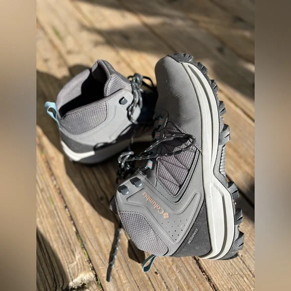 EUC Columbia mens Transverse Hike Waterproof boots Size 11.5 Wide. - Picture 8 of 12